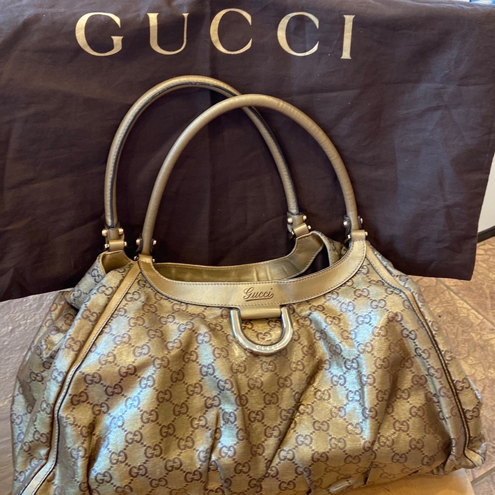 💯Authentic Gucci Abbey Large Crystal Gold PVC Bag